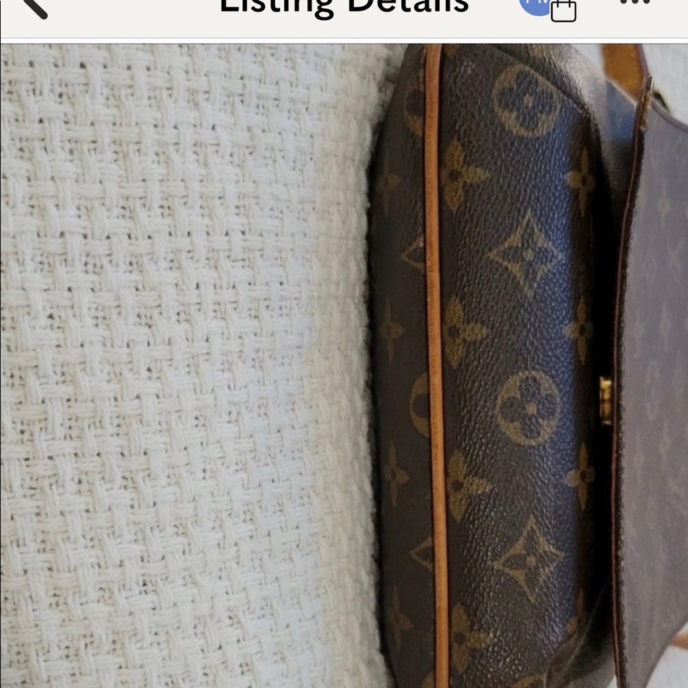 Louis Vuitton bag signature LV monogram